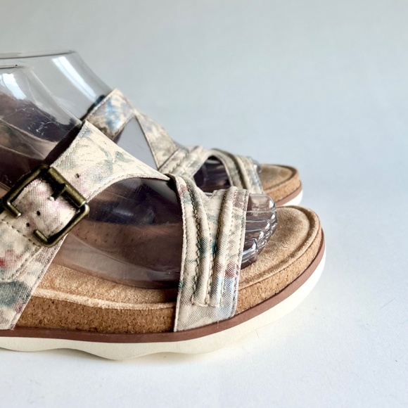 New Clarks Crean Green Pink Textile Rubber Outsole Sandals size 7.5 - Picture 13 of 13